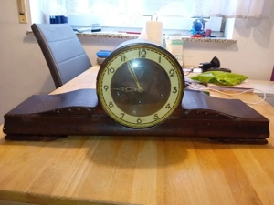 Kaminuhr aus 1950 1960er Jahre. Bild 2