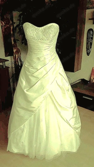 Brautkleid von Lilly,Gr. M mit Schleppe