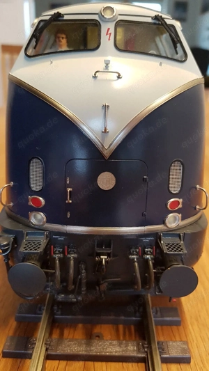 Spur 1 KM1 Diesellokomotiven V300 ML2200C Limiterte Auflage NEM 103001