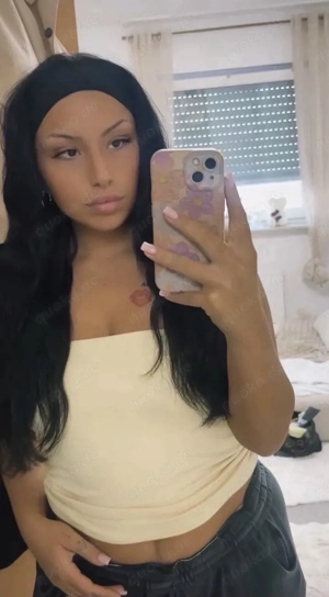 Du suchst eine online Domina ? 