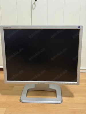 Samsung Monitor 22 Zoll   höhenverstellbar   drehbar   VGA & DVI   VESA