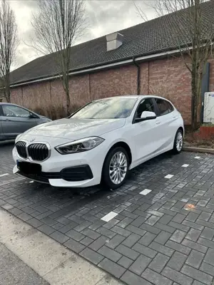 BMW 118 118 i Advantage Bild 2