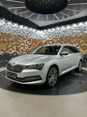 Skoda Superb 4x4 /Digital T/LED/AHK/194 € pro Monat