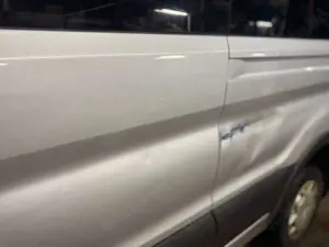 Ford Transit Kombi 330 L2 H3 9 Sitze Bild 5