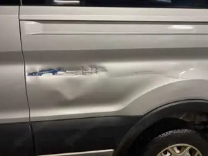 Ford Transit Kombi 330 L2 H3 9 Sitze Bild 4