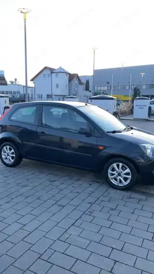 Ford Fiesta 1.3 Ambiente Bild 4