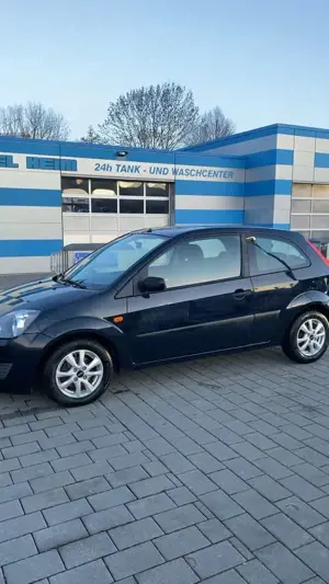 Ford Fiesta 1.3 Ambiente Bild 2