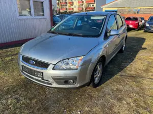 Ford Focus Ambiente-erst 60826 KM-Allwetterreifen Bild 1
