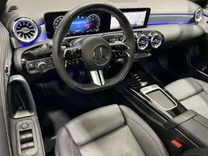 Mercedes-Benz CLA 180 AMG Premium Plus Pano 360° AHK HUD Bild 5
