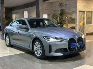 BMW i4 40 eDrive Leder Harman Kardon HUD LED Nav ACC