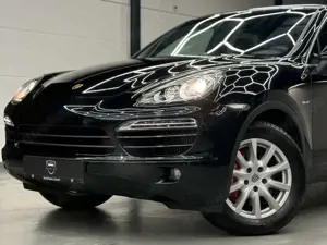Porsche Cayenne Diesel 1. HAND*PANO*LEDER*BREMSÄTZE NEU Bild 3