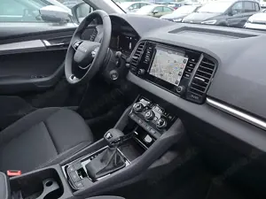 Skoda Karoq 1.5 TSI Tour DSG AHK Kessy Navi RüKa Sitzh Bild 4