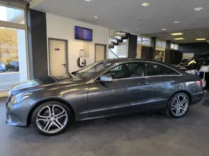 Mercedes-Benz E 200 E 200 Coupe-.Navi.-Klima.-8-fach Aluf.-Teilleder.- Bild 4