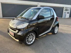 smart forTwo fortwo cabrio CDI 33 kW KLIMA*TÜV.NEU Bild 2