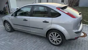 Ford Focus 1.6 16V Trend Bild 5