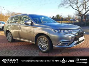 Mitsubishi Outlander PHEV PLUS Spirit 2.4 MIVEC 4WD