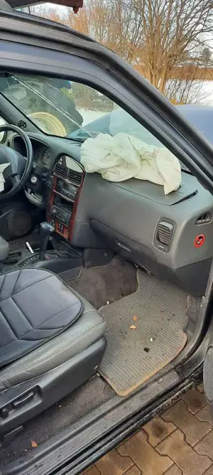 Nissan Pathfinder Pathfinder 3.3 V6 Automatik Bild 4