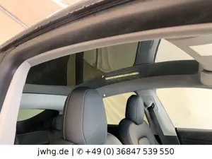 Tesla Model Y Long Range Dual AWD Autopilot Pano 19" Bild 4