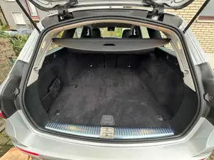 Mercedes-Benz E 220 E-Klasse T-Modell Diesel d T 9G-TRONIC Bild 4
