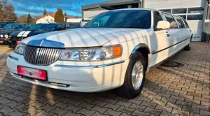 Lincoln Town Car Stretchlimousine 8,6 Meter lang V8