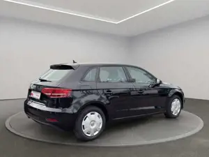 Audi A3 30 TFSI S-tronic AHK+NAVI+REGNSENSO Bild 4