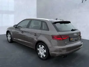 Audi A3 Sportback attraction*XEN*PDC*Navi*SHZ*8-fach* Bild 5