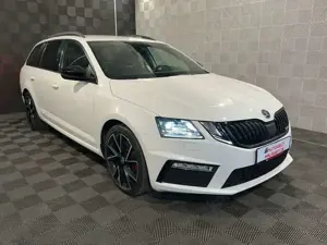 Skoda Octavia Combi*RS*LED-AHK-SHZ-APPLE-PDC-TEMPOMAT