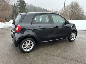 smart forFour Basis 52kW Leder Klima ALU SHZ Bild 4