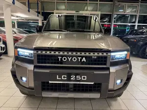 Toyota Land Cruiser 250 - LOUNGE-MILD HYBRID-PANORAMA-HEAD UP Bild 2