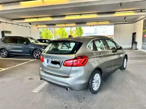 BMW 220 220d Active Tourer Aut. Luxury Line Bild 4