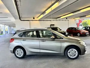 BMW 220 220d Active Tourer Aut. Luxury Line Bild 3