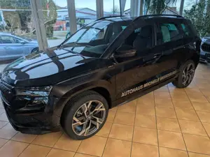 Skoda Karoq Sportline / 4x4 / DSG / "19" / Matrix / AHK / ACC
