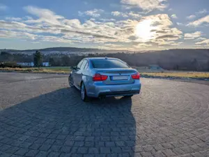 BMW 325 325i xDrive *LCI*M-Paket*Navi*Leder*Harman/Kardon Bild 4