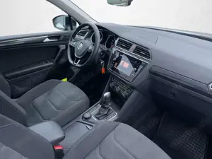 Volkswagen Tiguan 2.0 TDI Highline DSG+4M+LED+NAV+SHZ+AHK Bild 4