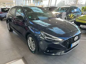 Hyundai i30 ADVANTAGE*inkl.WinteRäder*Panoramadach Bild 4