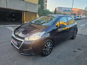 Peugeot 208 Access scheckheftgepflegt Euro6