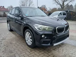 BMW X1 X1 sDrive18d Sport Line Panaroma Schiebedach Klima