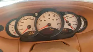 Porsche 996 911 Carrera 4 Millennium Bild 2