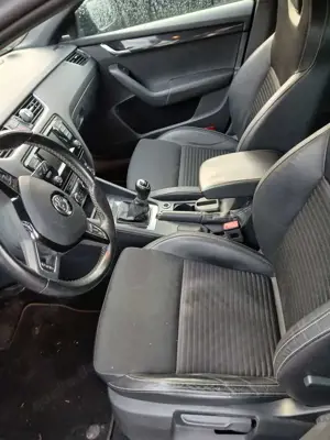 Skoda Octavia Octavia Combi 2.0 TDI RS Bild 3