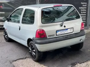 Renault Twingo 1.2 16V AUTOMATIK*NUR 140Tkm*SERVO Bild 4