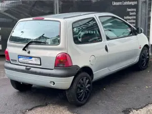Renault Twingo 1.2 16V AUTOMATIK*NUR 140Tkm*SERVO Bild 3