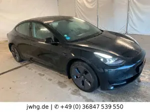 Tesla Model 3 Bild 2