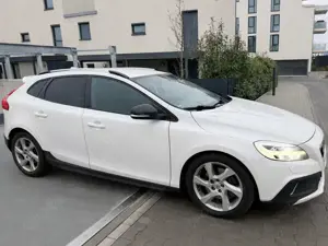 Volvo V40 Cross Country V40 Cross Country T3 Geartronic Momentum Bild 2