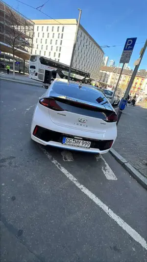Hyundai IONIQ Hybrid 1.6 GDI Style Bild 2
