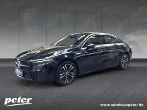 Mercedes-Benz A 200 d Limousine Progressive Line/LED/Pano-SD/