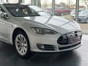 Tesla Model S DuaL PERFORMANCE Bild 4