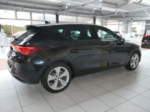 SEAT Leon FR 1.5 eTSI*LM*DSG*ACC*RFK*NAVI*FullLink* Bild 5