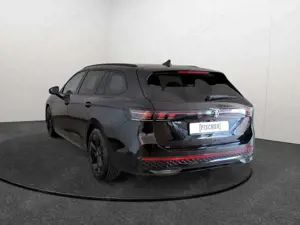 Volkswagen Passat Variant 2.0TDI 4Motion DSG R-Line LED Navi AHK Rear View Bild 4