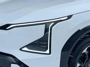 Kia EV5 GT-Line Launch Edition 81,4-kWh Glasdach ACC Massa Bild 5