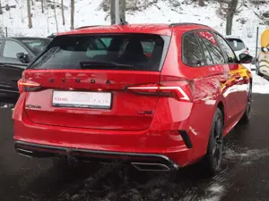 Skoda Octavia Combi 2.0 TDI RS 4x4 LED Navi ACC AHK Bild 5